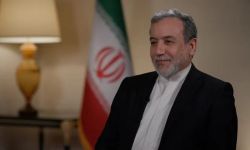 عراقجي: المنطقة ستدخل في حرب شاملة إذا ضُربت إيران